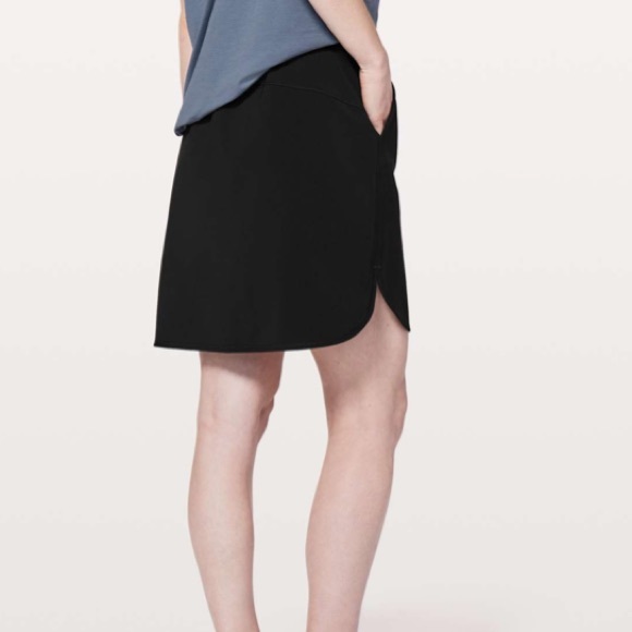 Lululemon on the fly woven skirt - Picture 2 of 8